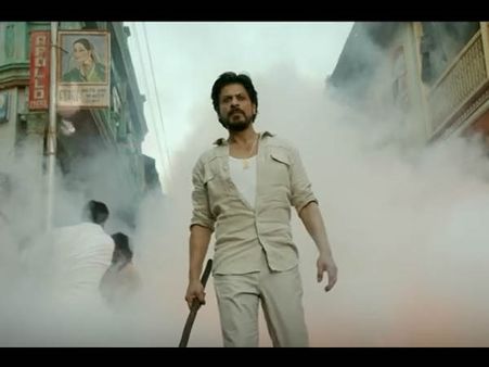 Rahul Dholakia Reveals Why He Chose Shahrukh Khan To Play The Lead In Raees!