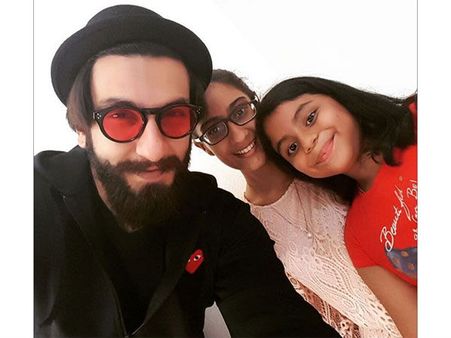 Ranveer Singh Clicks A Selfie With Sushmita Sen's Daughters Renee & Alisah!