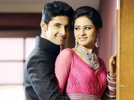 ADORABLE! Sargun Mehta's Anniversary Wish For Ravi Dubey Is Way Too Sweet!