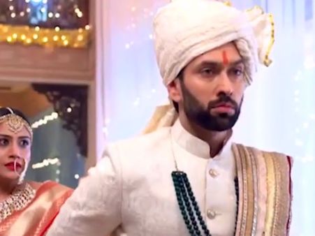Ishqbaaz: Fans Upset With The Current Track; Nakuul Mehta Requests Fans To Stay Hooked To The Show!