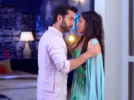 Ishqbaaz SPOILER ALERT: Shivaay To Save Anika; A Hurt Anika Refuses To Forgive Shivaay!