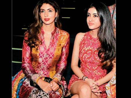 Shweta Bachchan Doesn't Want Navya Naveli Nanda To Be An Actress & We Know Why!