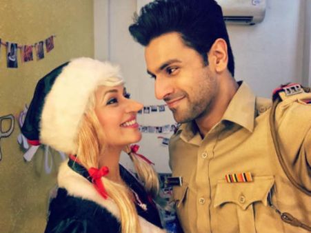 Better Late Than Never! Finally, Divyanka Tripathi & Vivek Dahiya Off To Europe For Honeymoon!