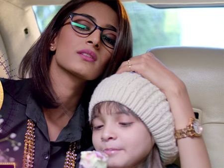 Kuch Rang Pyar Ke Aise Bhi NEW PROMO: Dev & Sonakshi Separated; Sonakshi's Daughter Enter The Scene!