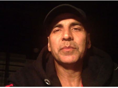 Akshay Kumar Watches Hrithik Roshan's Kaabil & This Is His Review!