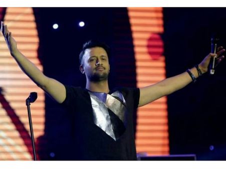 'Molester' At Atif Aslam's Concert Speaks Out! Says He Has Done Nothing Wrong!