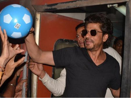 It’s Extremely Unfortunate: Shahrukh Khan On Vadodara Incident!