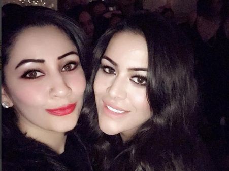 Sanjay Dutt’s Wife Maanyata Posts Selfie With His Daughter Trishala!