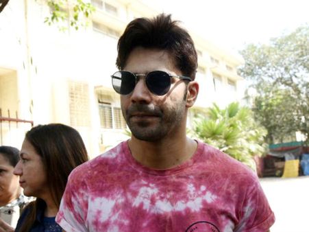 Varun Dhawan Couldn't Cast His Vote In BMC Elections 2017, Read Why!