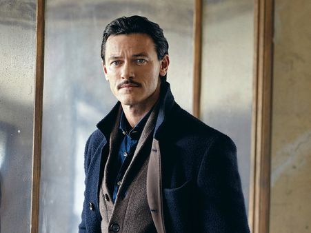 I Would Love To Work In Bollywood Says Luke Evans