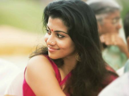 Shruti Ramachandran Joins Asif Ali's Sunday Holiday