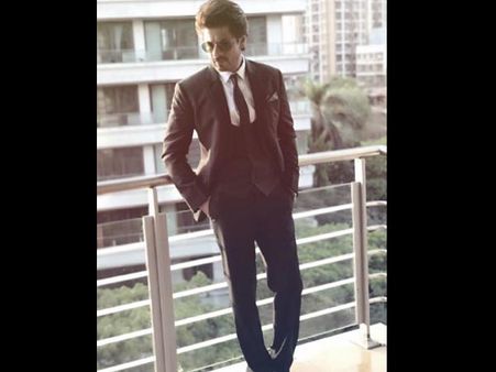 BEWARE! Shahrukh Khan Gets Annoyed By These Two Questions From The Journalists