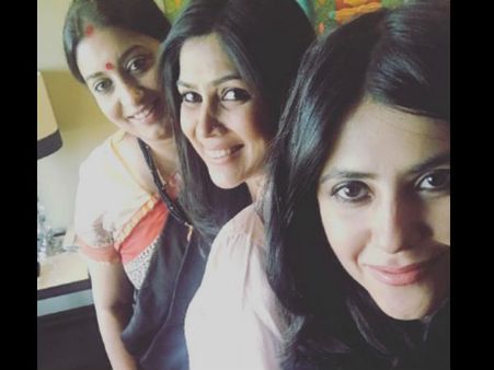 Ekta Kapoor Spotted With Her Favourite Bahus – Smriti Irani & Sakshi Tanwar