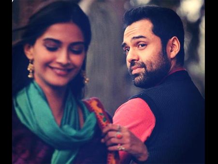 TOO MUCH DRAMA! Sonam Kapoor & Abhay Deol Indulge In Twitter War Over Fairness Creams Endorsement!