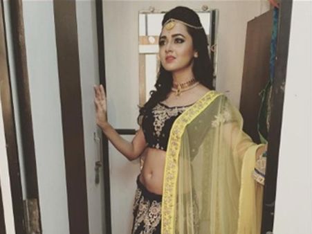 Swaragini Actress Tejaswi Prakash Wayangankar To Romance A 10-year-old On The New Show!