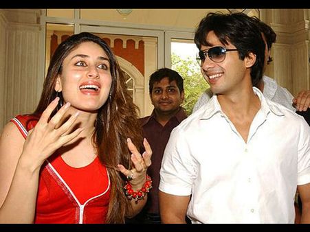 OUCH! When Shahid Kapoor Embarrassed Kareena Kapoor By Calling Her A 'Senior Actress'