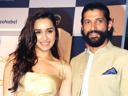 KAHAANI MEIN TWIST! Did Shraddha Kapoor Just FRIENDZONED Her Alleged Beau Farhan Akhtar?