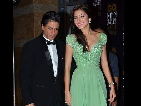 THEY ARE BACK TOGETHER! Anushka Sharma Joins The Cast Of Shahrukh Khan's Dwarf Film