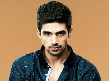 Saqib Ensured Parents Watch Dobaara.. Before Ramadan