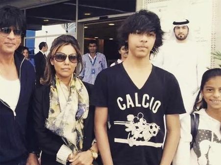 Shahrukh Khan & Gauri Are REALLY WORRIED! Aryan Khan INJURES Himself Badly; To Undergo A Surgery