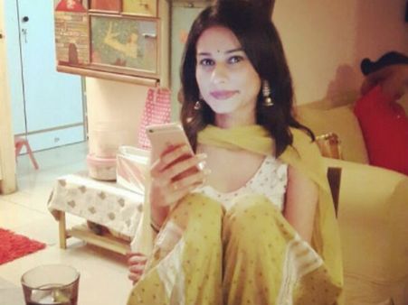 Beyhadh Actress Aneri Vajani Shuts Down Body-shaming Trolls!