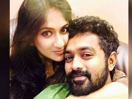 JUST OUT: First Picture Of Asif Ali-Zama Mazreen's Baby Girl