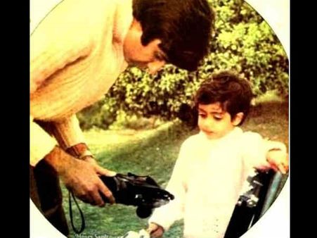 This Throwback Pic Of A Toddler Abhishek Bachchan With His Dad Big B Is Too Cute To Handle!