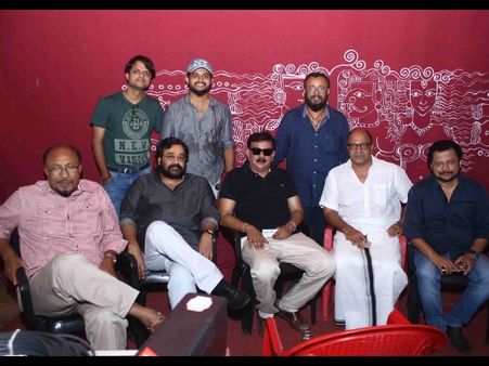 IN PICS: Priyadarshan & Bhadran In 'Velipadinte Pusthakam' Location