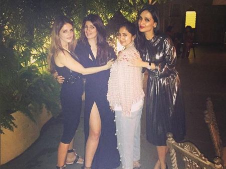 Sussanne Khan Parties Hard With Twinkle Khanna & Her Sister Rinke Khanna! View Pictures