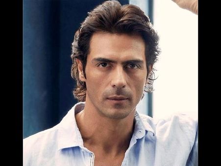 Did Arjun Rampal Really Misbehave With Fans Who Asked Him For a Selfie? Read Details