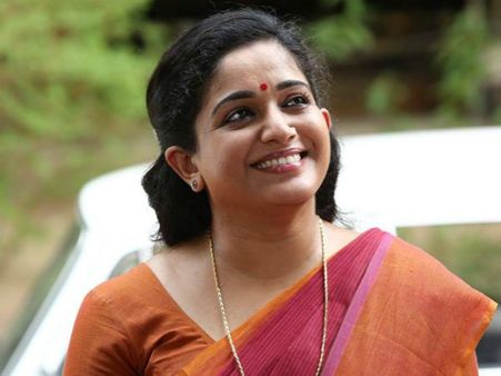 WOW! Kavya Madhavan Is In The Race For The Best Actress Title!