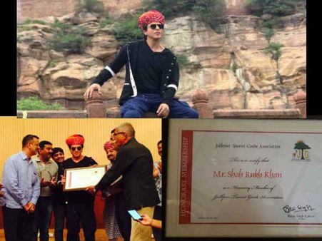 Gesture Of Awe! Shahrukh Khan Receives This Felicitation For Playing A Guide In Jab Harry Met Sejal