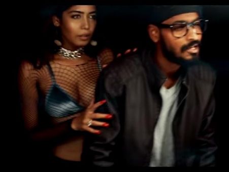 The Sizzling Hot Mukkta Sets Emiway's Music Video On Fire! Watch It Here