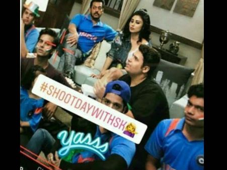 Bigg Boss 11 Promo Leaked Picture! Salman Khan Shoots BB 11 Promo With Mouni Roy!