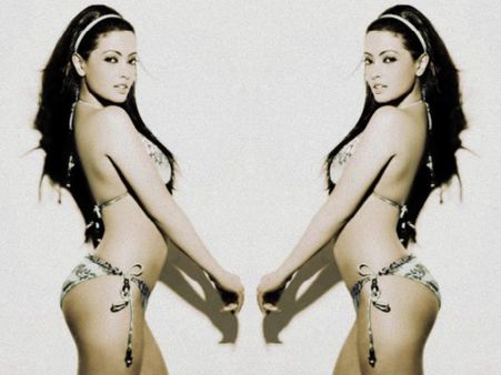 Bikini Diaries! Riya Sen Shares A Hot Throwback Picture! View Here