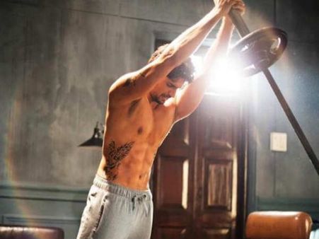 Are You Listening Alia! Here's Why Sidharth Malhotra Hasn't Got Himself Tattooed In Real Life