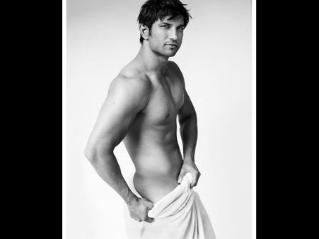 GOING BARE! Sushant Singh Rajput REVEALS Details About His 'Nude' Scene In Drive