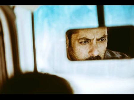 FOR YOUR EYES ONLY! Salman Khan's Intense Look Has A Story To Tell In This New Tiger Zinda Hai Pic