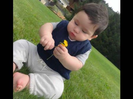HE'S A CURIOUS KID! This New Picture Of Kareena's Baby Boy Taimur Ali Khan Is All Things Cute