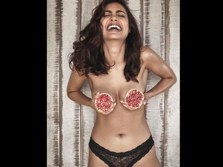 Lingerie Queen Esha Gupta SHUTS Down a Troller For Making Fun Of Her Topless Pictures!