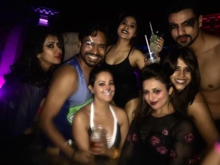 MUST SEE! Divyanka Tripathi, Vivek Dahiya, Ankita Bhargava & Other YHM Cast’s Halloween Looks