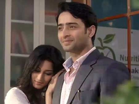 Kuch Rang Pyar Ke Aise Bhi Season 2 To End Soon; Erica Fernandes Shares Picture