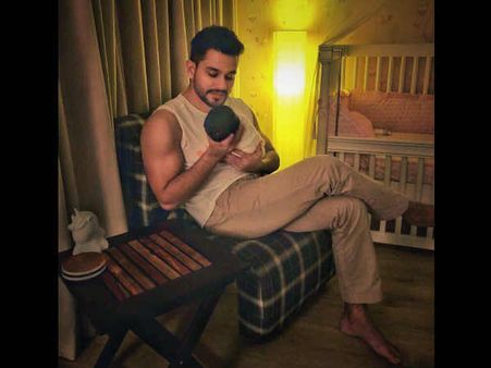 A BUNDLE OF JOY! Kunal Kemmu Shares A Cute Moment With His Daughter Inaaya Navami Kemmu