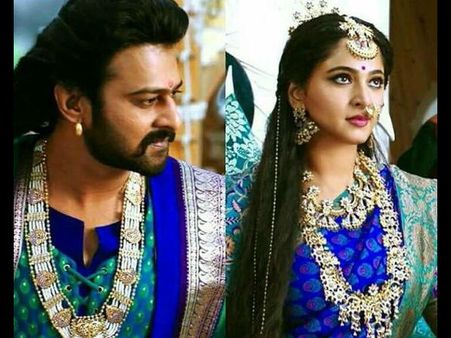 OMG, ARE THEY GETTING ENGAGED? Prabhas & Anushka Shetty To Make Their Relationship Official..