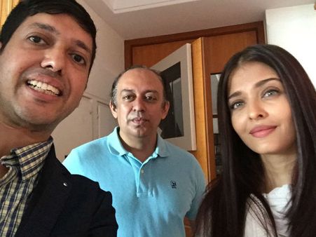 OMG! Aishwarya Rai Bachchan Received An UNEXPECTED Diwali Gift; Amitabh Bachchan & Aaradhya Loved It