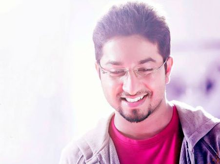 Aravindante Athithikal: Here Is An Update On Vineeth Sreenivasan’s Role In The Movie!