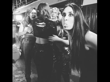 Kareena Kapoor's GOOFY Pose Is A Must Watch! View Picture