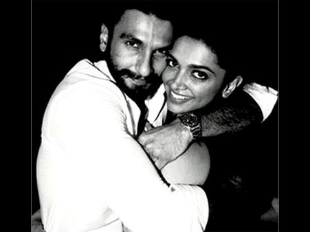 STEAMY! Inside Details About Deepika Padukone & Ranveer Singh's HOT & INTIMATE Dance At A Party