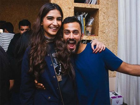 Sonam Kapoor & Anand Ahuja To Get Engaged? Read Details!
