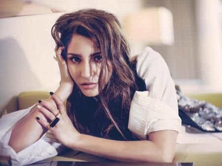 SHOCKING! Anushka Sharma Doesn't Have Friends In Bollywood For This Reason